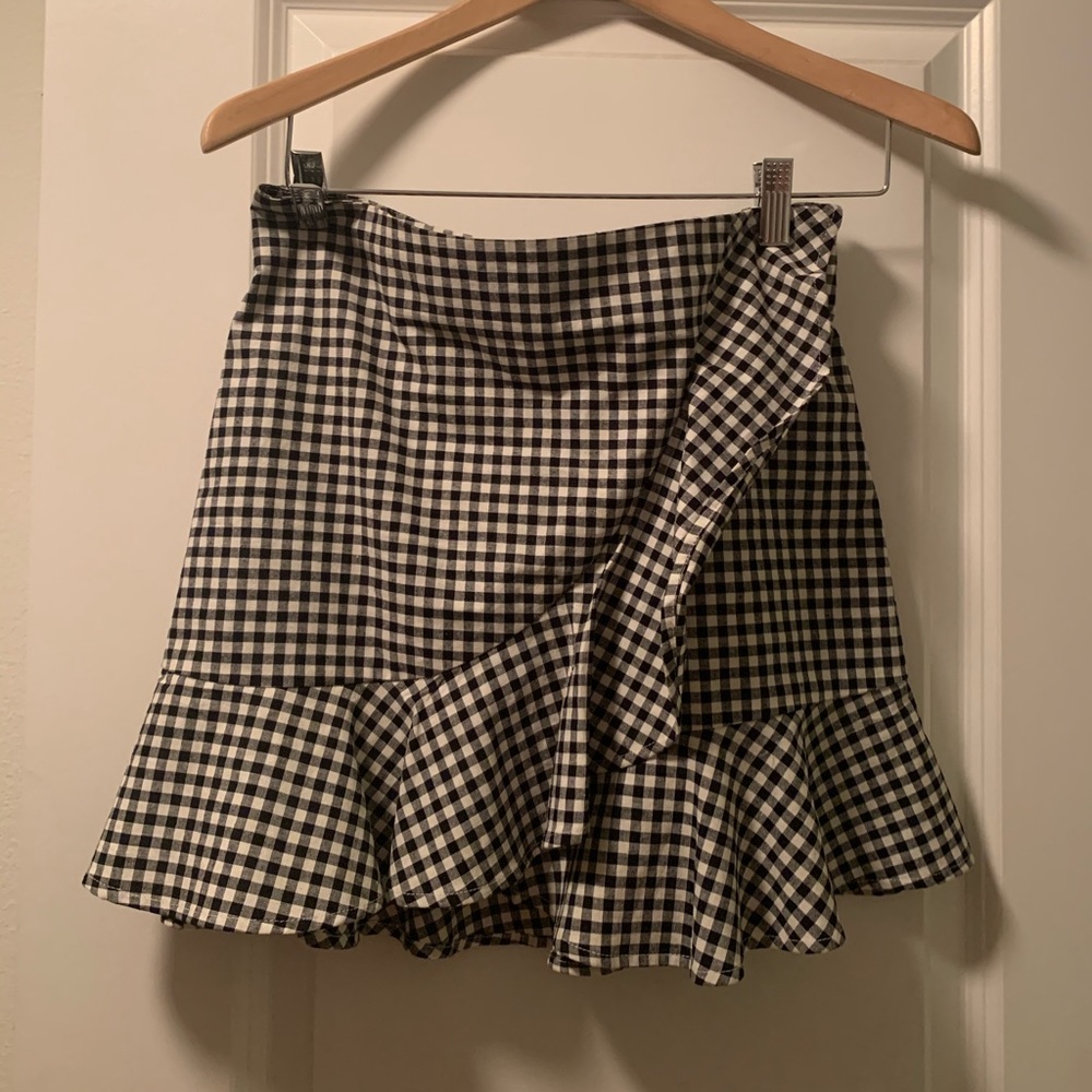 checkered ruffle skirt